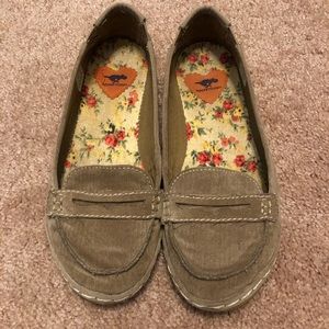 Rocket dog tan corduroy slip-ons